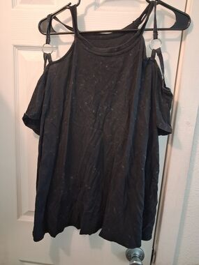 Lovesick By Torrid Black Cold-Shoulder Tee with Ring Straps